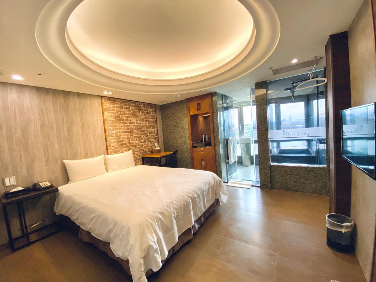 Burgary Hotel Taipei Exterior foto