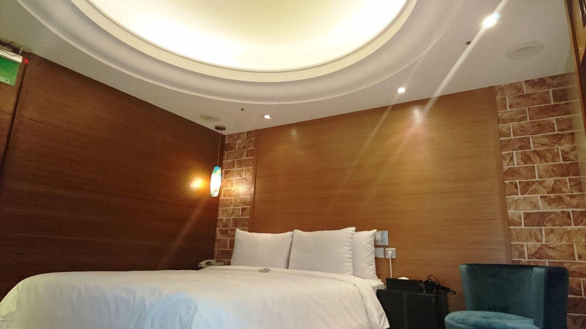 Burgary Hotel Taipei Exterior foto